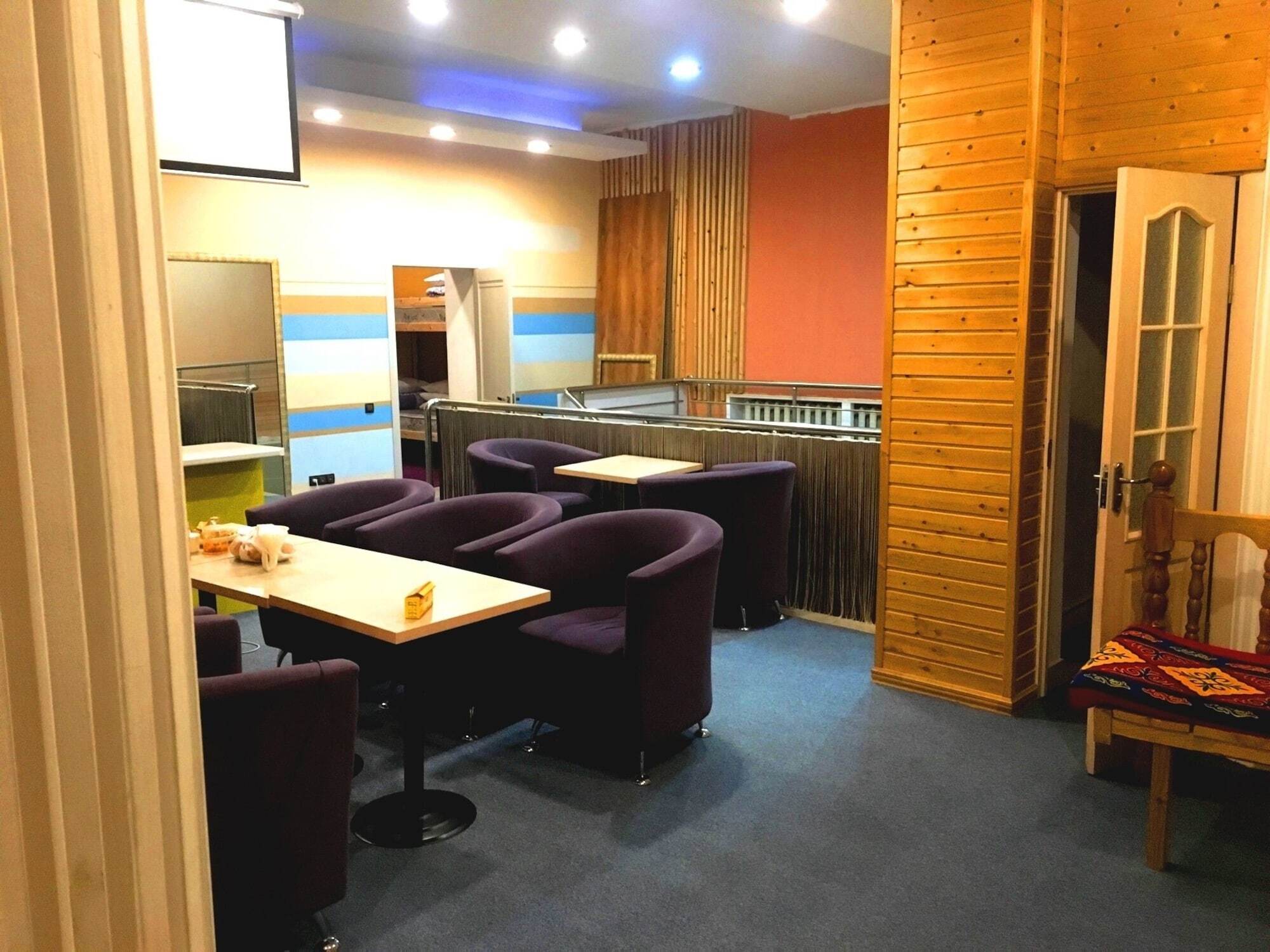 Apelsin Hostel Almatı Dış mekan fotoğraf
